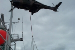 A helicopter brings supplies to Viarsa.